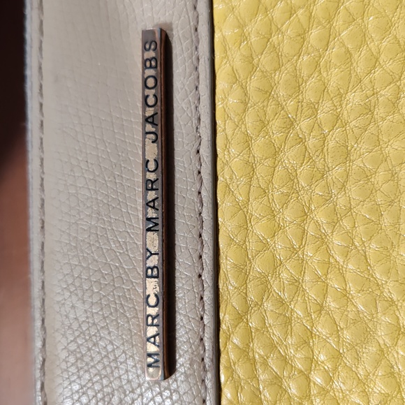 Marc by Marc Jacobs Wallet Yellow & Beige Leather - Picture 2 of 11
